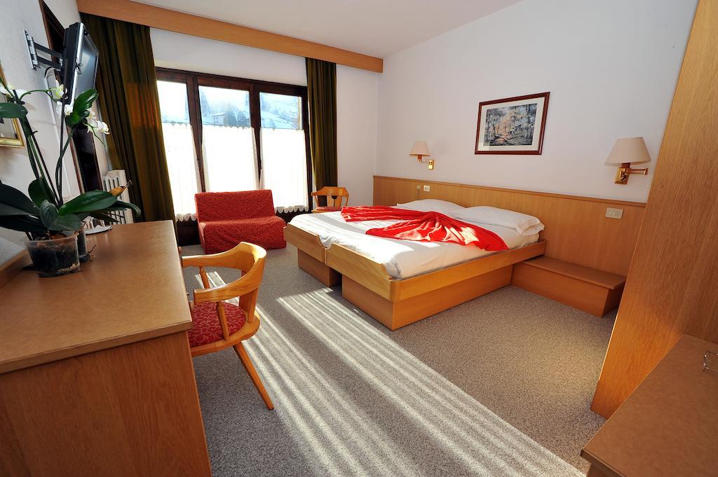Hotel Derby بورمْيو المظهر الخارجي الصورة