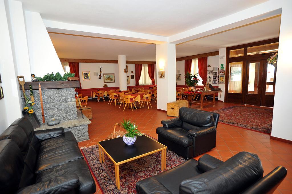 Hotel Derby بورمْيو المظهر الخارجي الصورة
