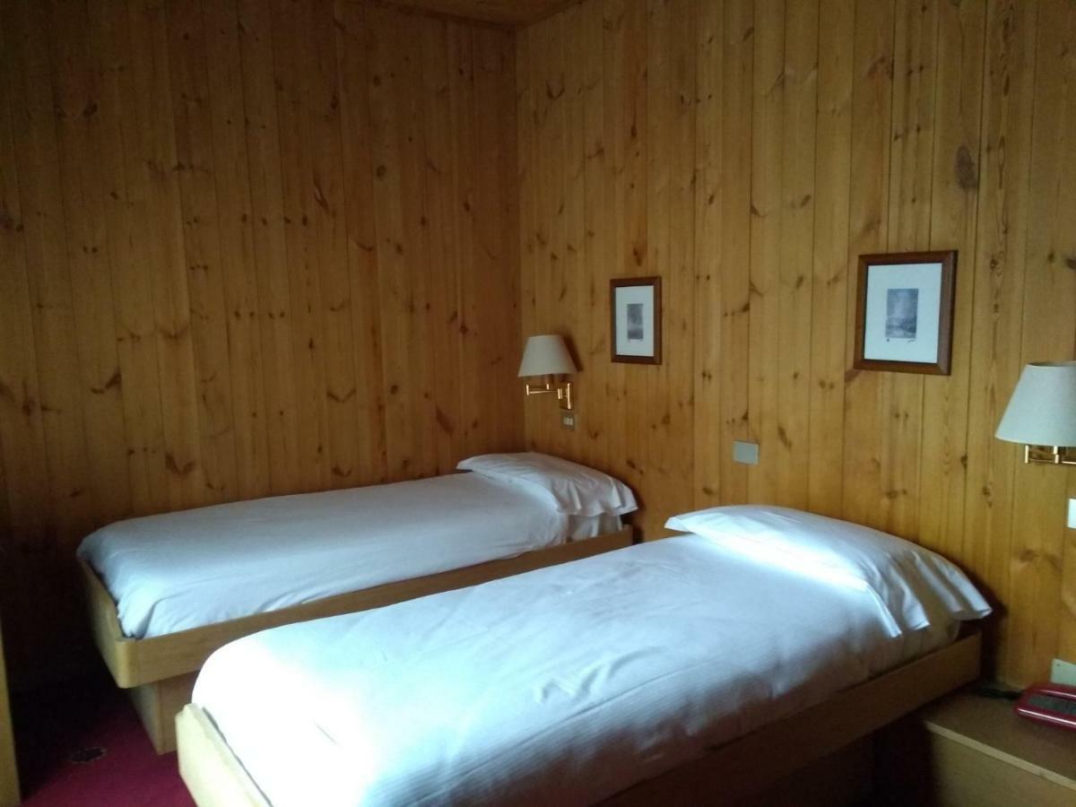 Hotel Derby بورمْيو المظهر الخارجي الصورة